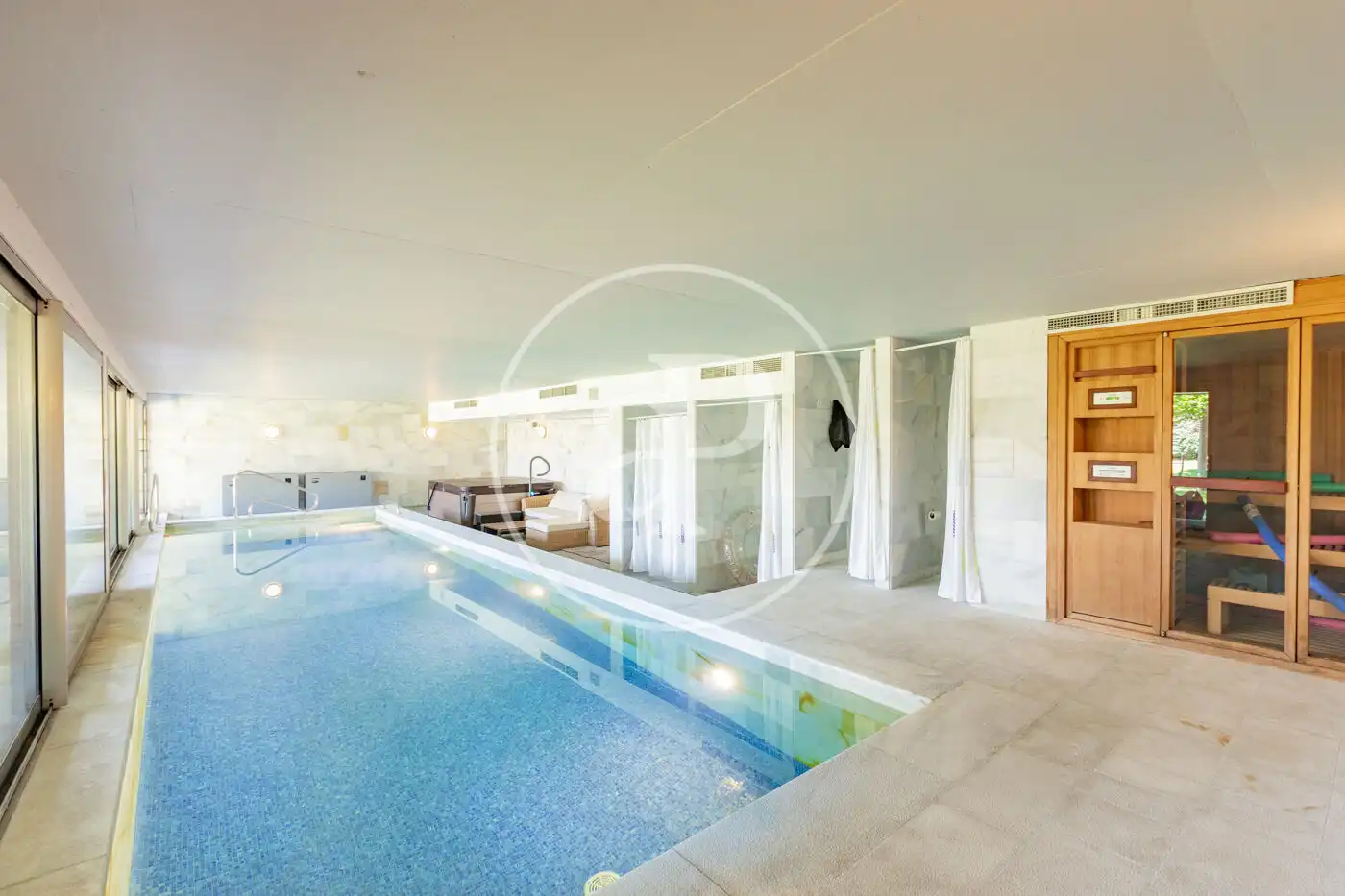 Swimming pool of Houses for sale in Madrid  with Air Conditioner, Heating and Private garden