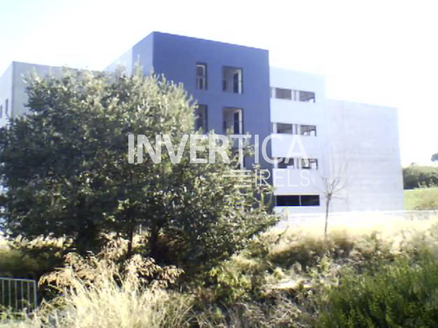 Vista exterior de Nau industrial de lloguer en Santa Perpètua de Mogoda amb Calefacció i Alarma