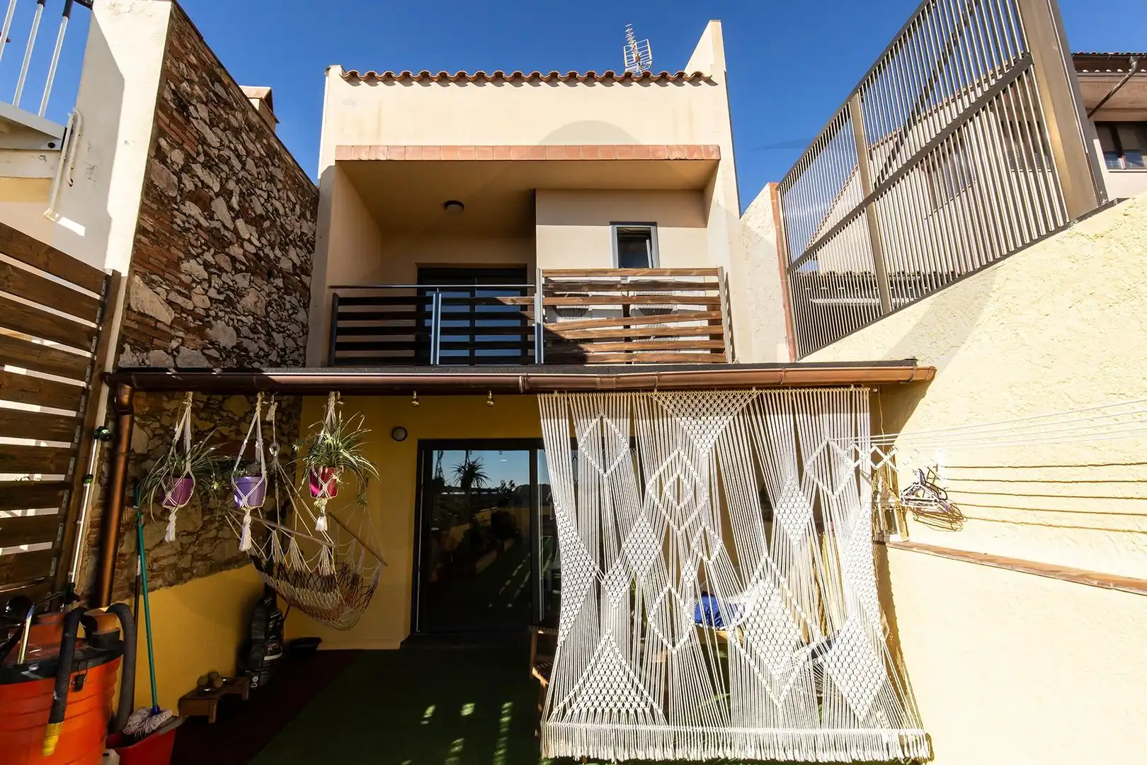 Vista exterior de Casa o chalet en venta en Castellar del Vallès con Aire acondicionado, Trastero y Balcón