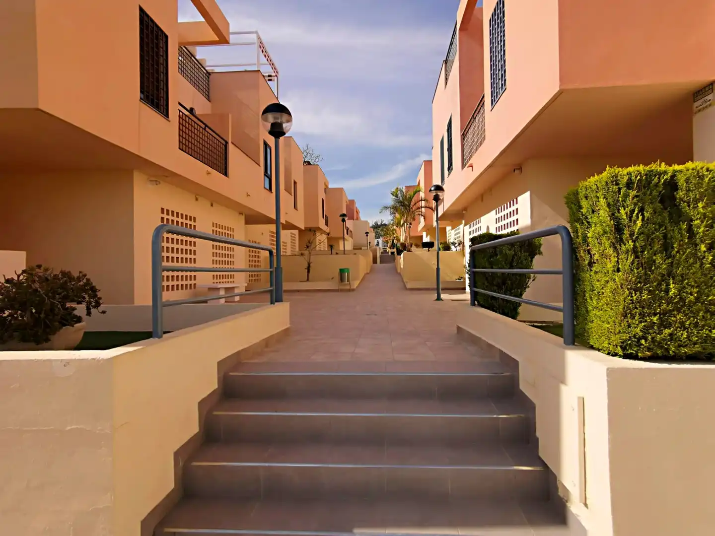 Vista exterior de Casa o chalet en venta en Vélez-Málaga con Aire acondicionado, Terraza y Amueblado