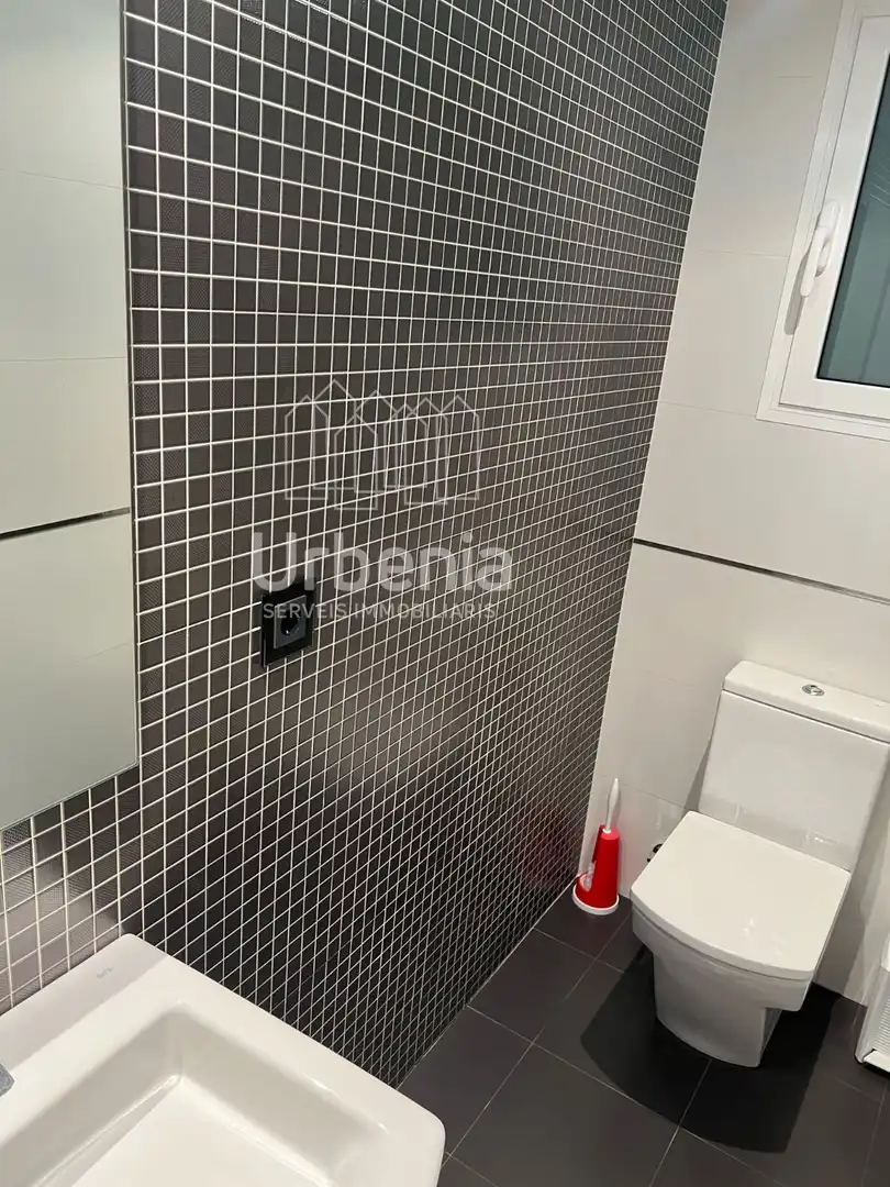 Baño de Local de alquiler en Arenys de Mar con Aire acondicionado