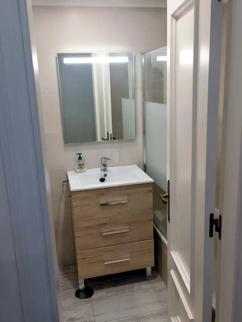Bany de Pis de lloguer en Oviedo  amb Calefacció, Parquet i Terrassa