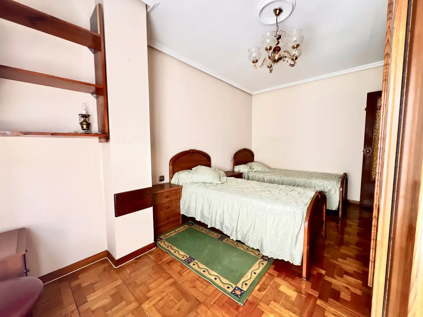 Habitación de Piso en venta en Cabezón de la Sal con Calefacción, Parquet y Amueblado