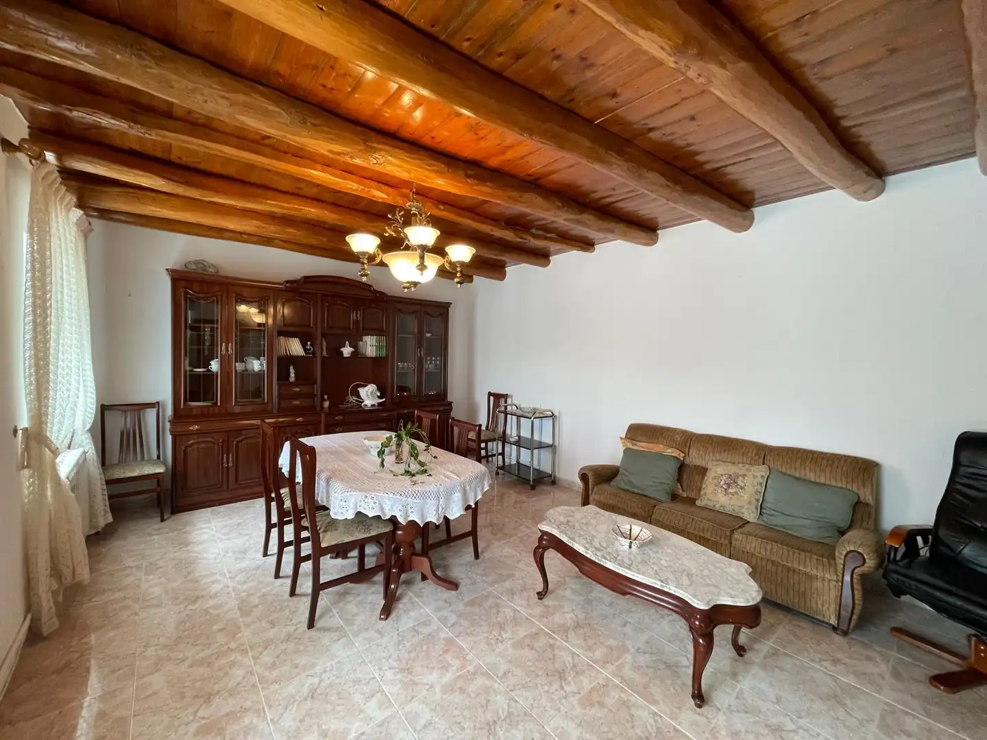 Sala de estar de Finca rústica en venta en Melgar de Abajo con Calefacción, Trastero y Amueblado
