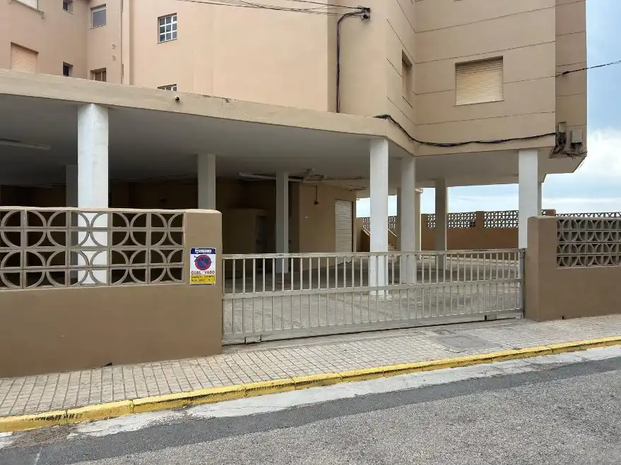 Vista exterior de Garatge de lloguer en Sueca