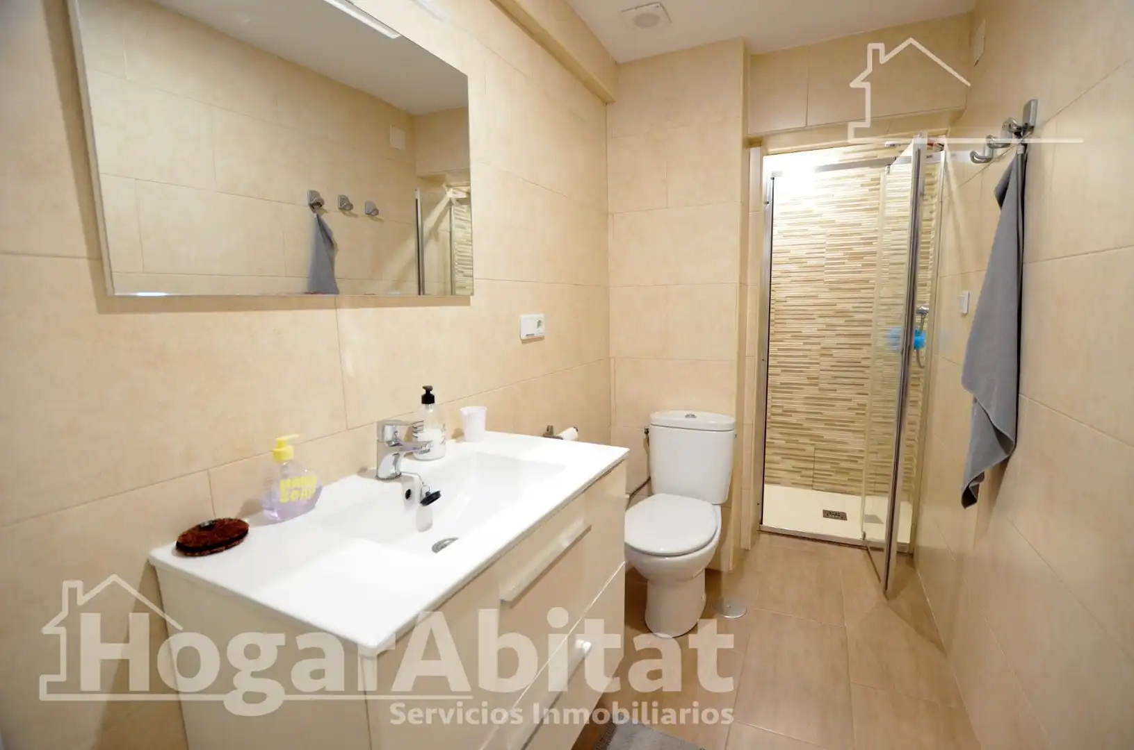 Badezimmer von Wohnung zum Verkauf in Alicante / Alacant mit Klimaanlage, Heizung und Terrasse