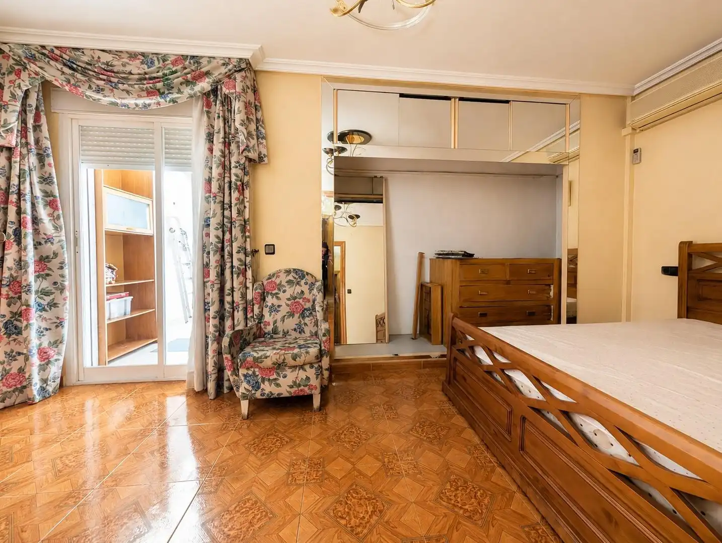 Habitación de Casa adosada en venta en Cox con Aire acondicionado, Terraza y Balcón