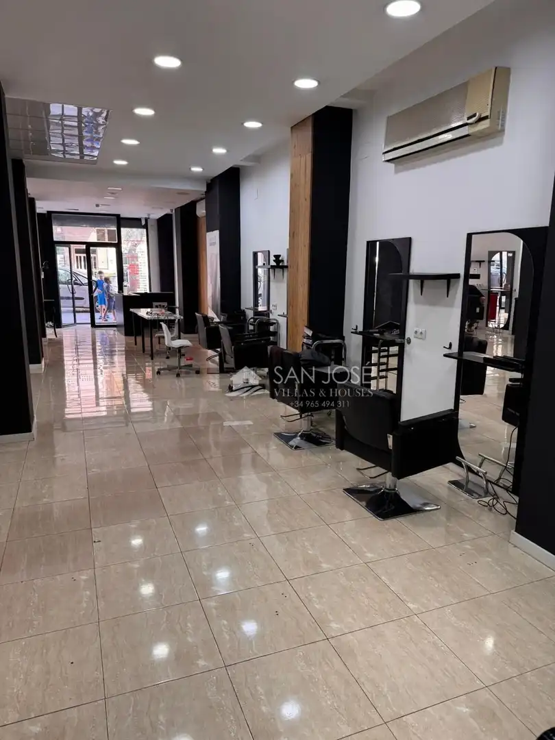 Local comercial en venda a Novelda, imagen 3