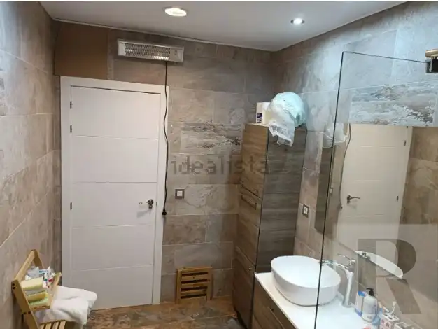 Bany de Casa o xalet en venda en Cabra del Camp amb Terrassa