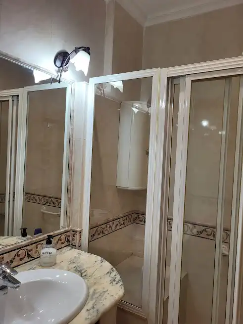 Bathroom of Flat for rent in Linares  with Air Conditioner, Heating and Furnished