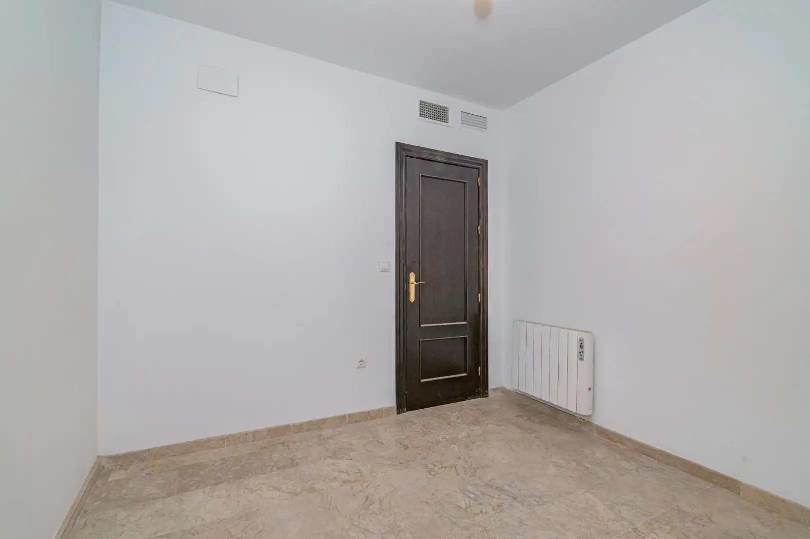 Habitación de Piso en venta en La Zubia con Calefacción y Balcón