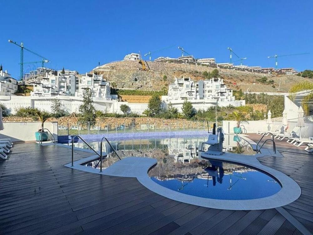 Piscina de Planta baja de alquiler en Benahavís con Aire acondicionado, Terraza y Piscina