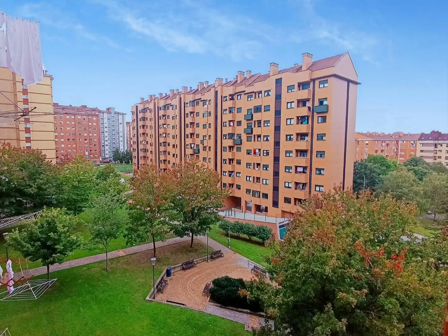 Vista exterior de Piso en venta en Gijón 