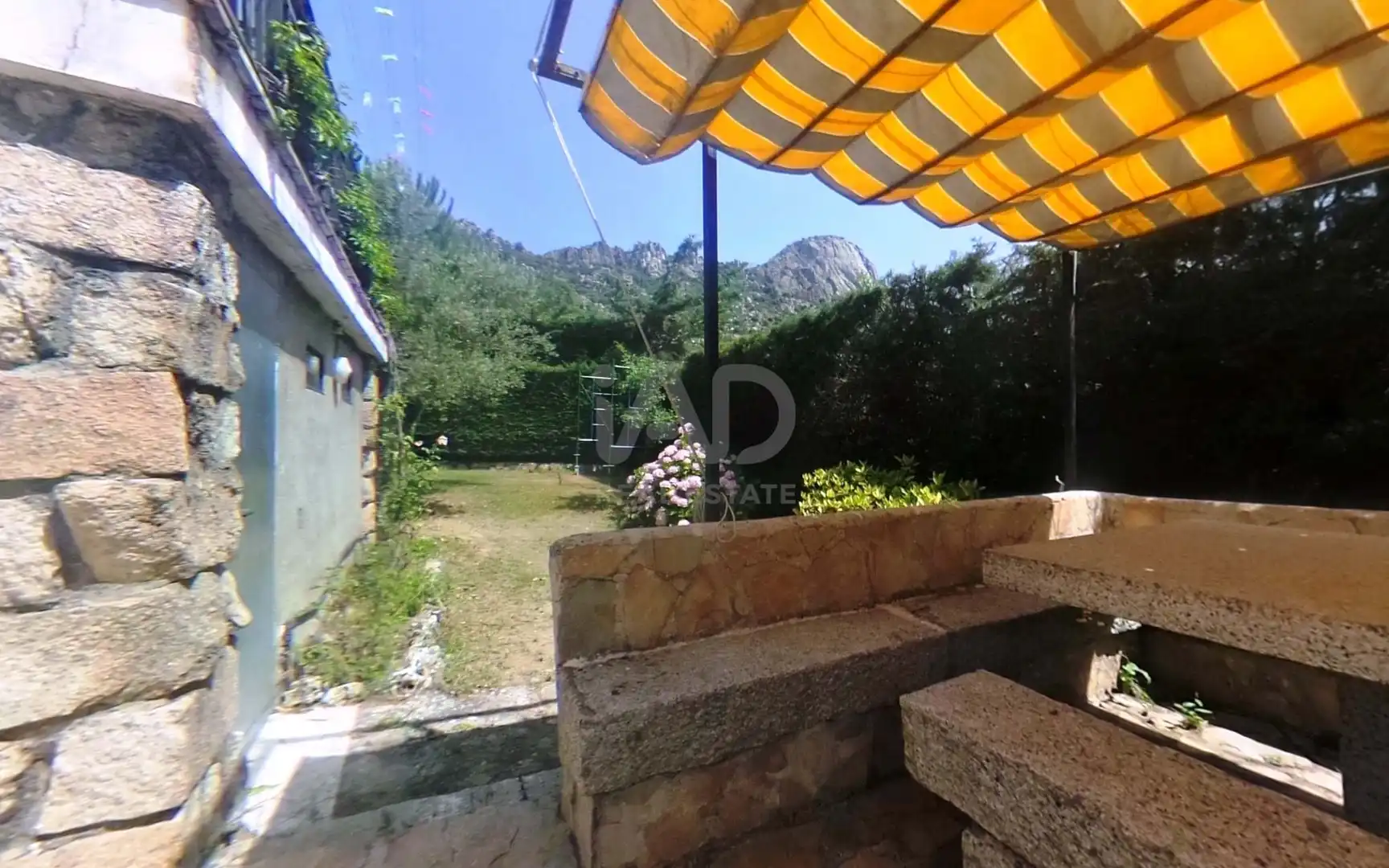 Jardí de Casa o xalet en venda en La Cabrera amb Calefacció, Terrassa i Piscina