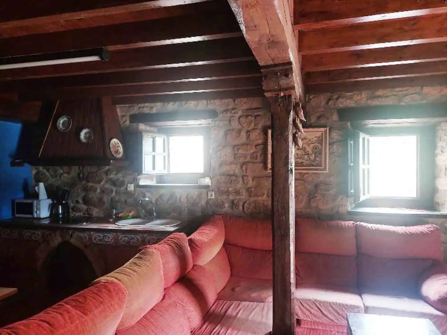 Sala d'estar de Casa adosada en venda en Polaciones amb Calefacció, Jardí privat i Traster