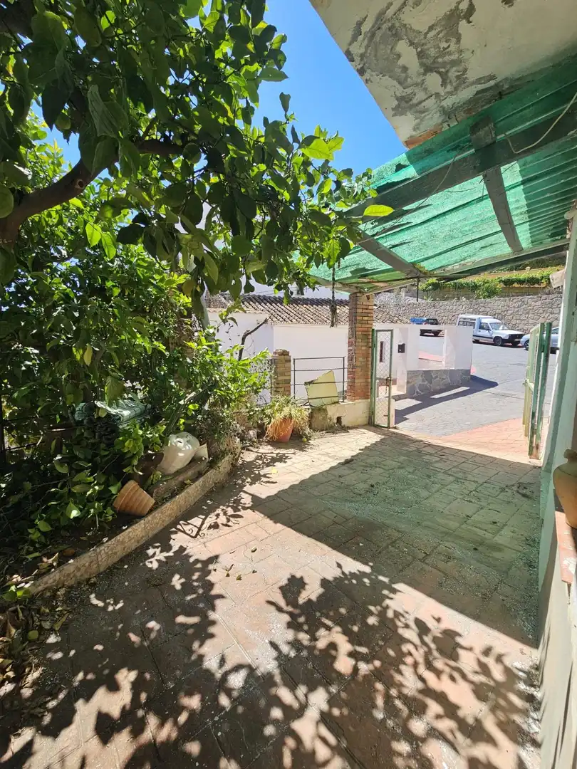 Garden of Houses for sale in Viñuela