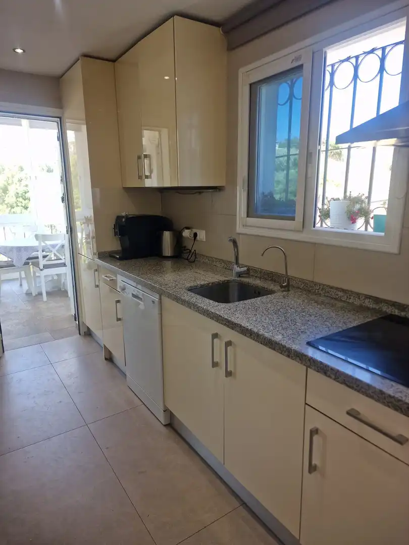 Houses for sale in Las Lomas