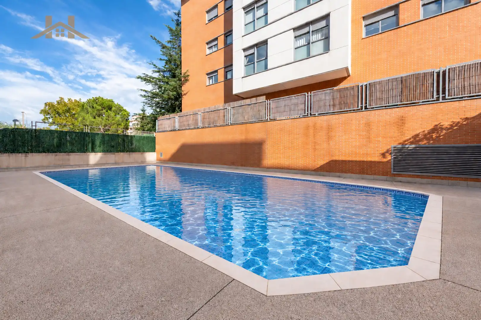 Piscina de Piso en venta en Madrid con Calefacción, Jardín privado y Terraza