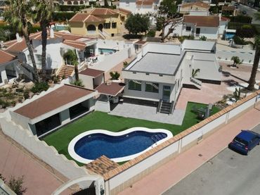 Haus mit Pool zum Verkauf in Ciudad Quesada