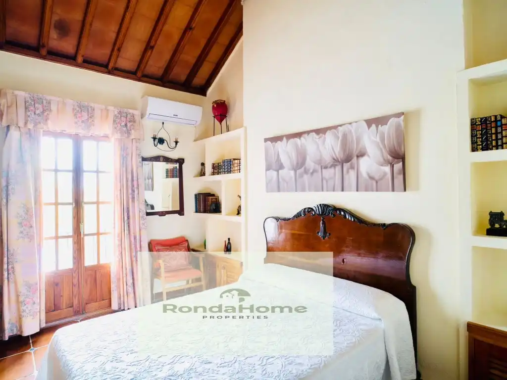Country homes for sale in Villamartín