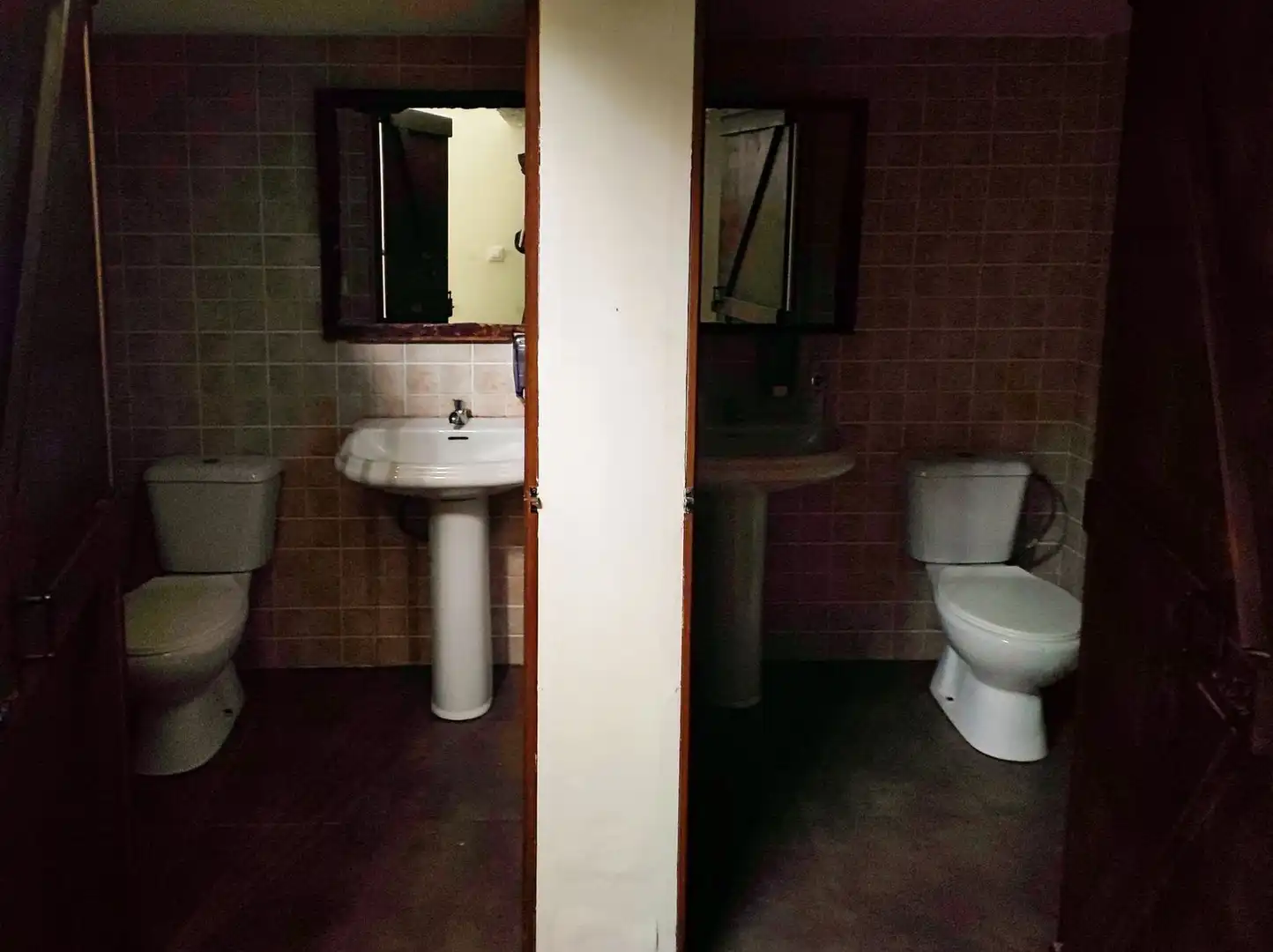 Badezimmer von Geschaftsraum zur Miete in Bergondo