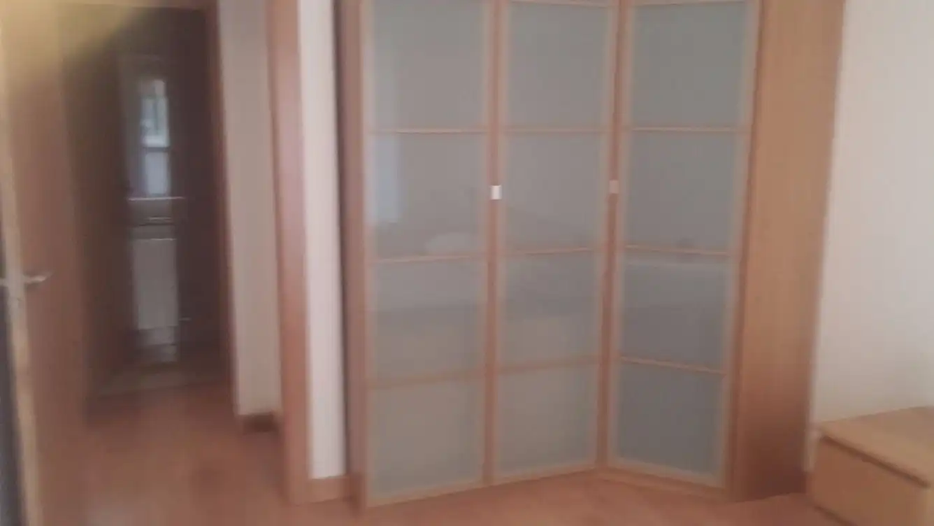 Dormitori de Apartament de lloguer en Salamanca amb Calefacció, Parquet i Moblat