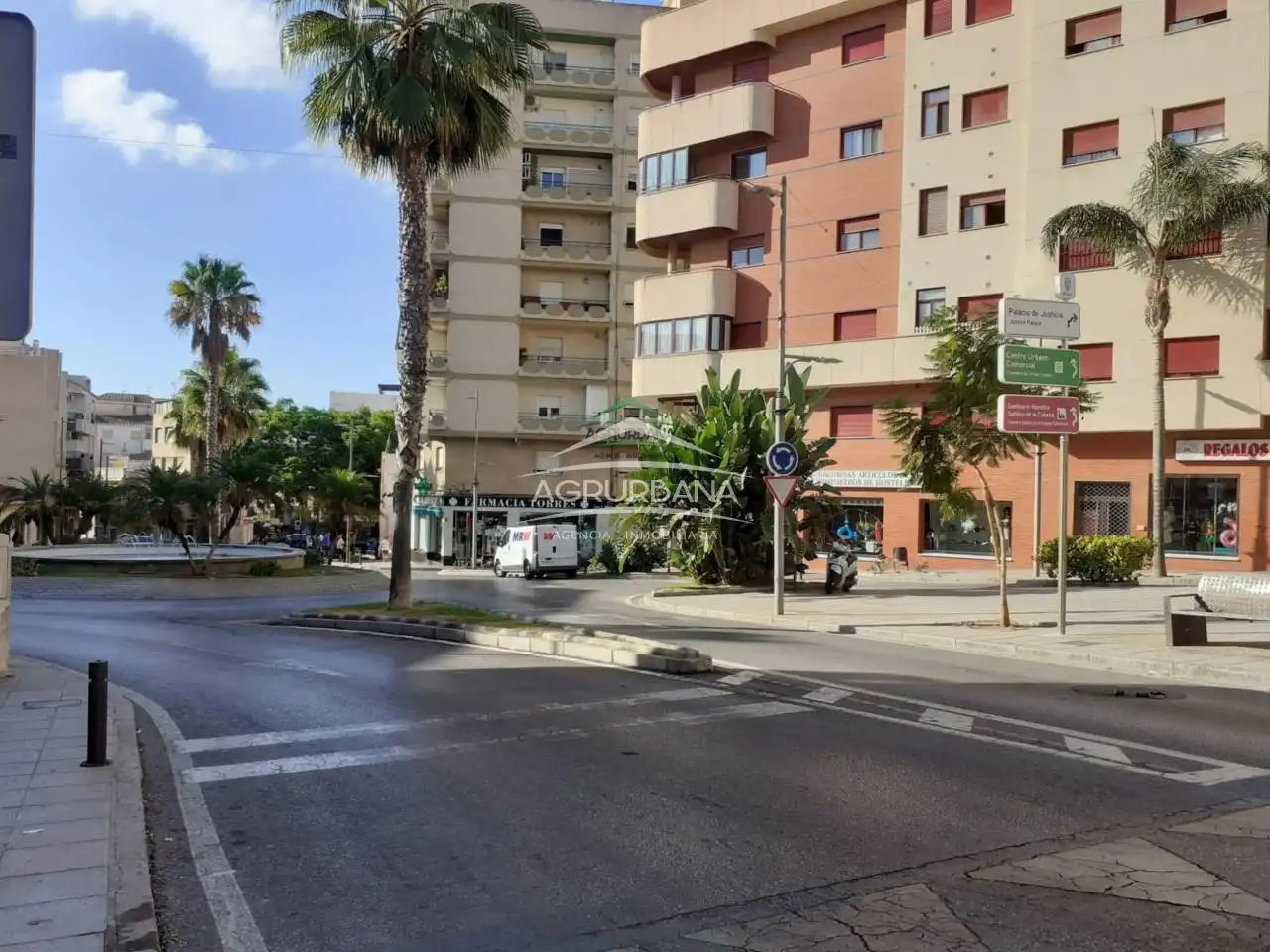 Vista exterior de Local de alquiler en Motril