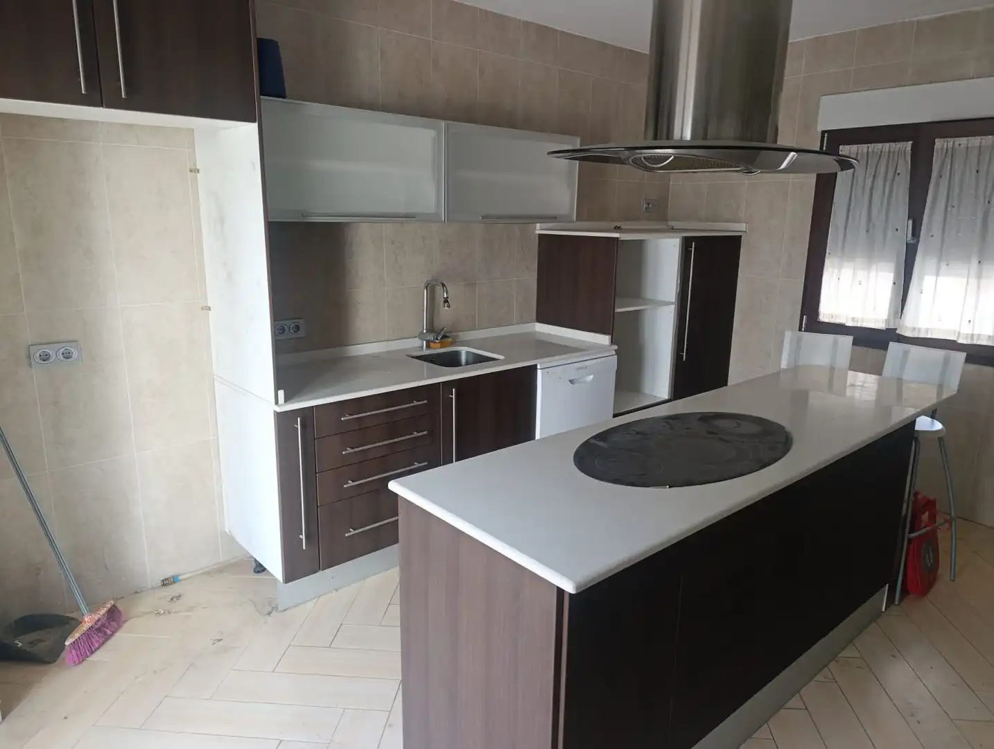 Cuina de Casa o xalet en venda en Valdepeñas amb Calefacció, Terrassa i Traster