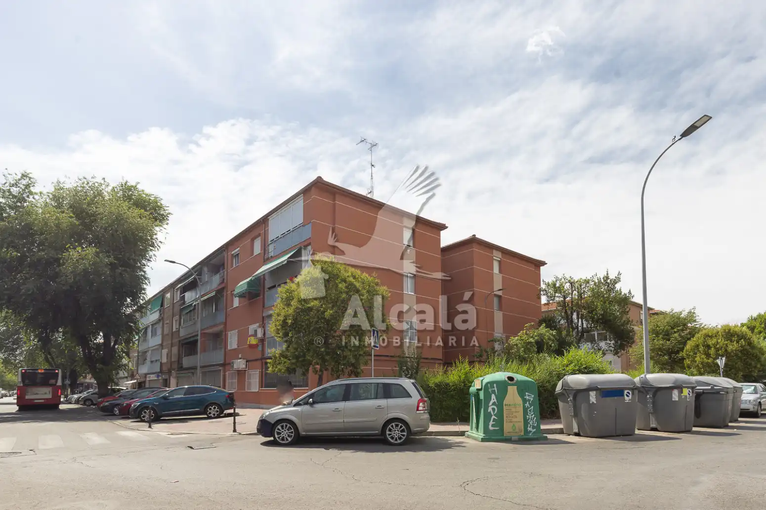 Vista exterior de Piso en venta en Alcalá de Henares con Calefacción y Terraza