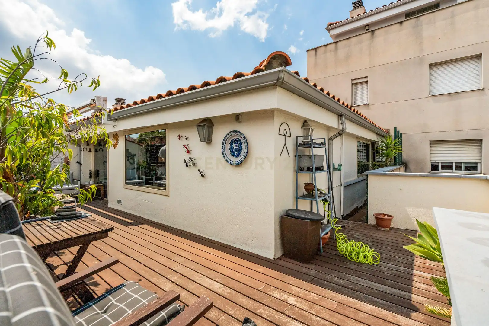 Terrassa de Apartament en venda en Sant Joan Despí amb Aire condicionat i Piscina comunitària