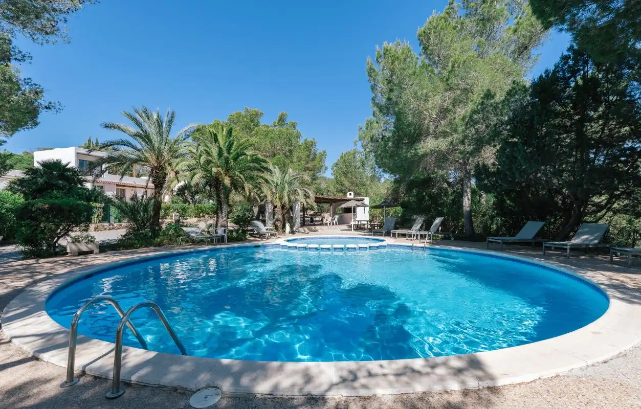Piscina de Casa adosada en venda en Sant Josep de sa Talaia amb Aire condicionat, Calefacció i Jardí privat
