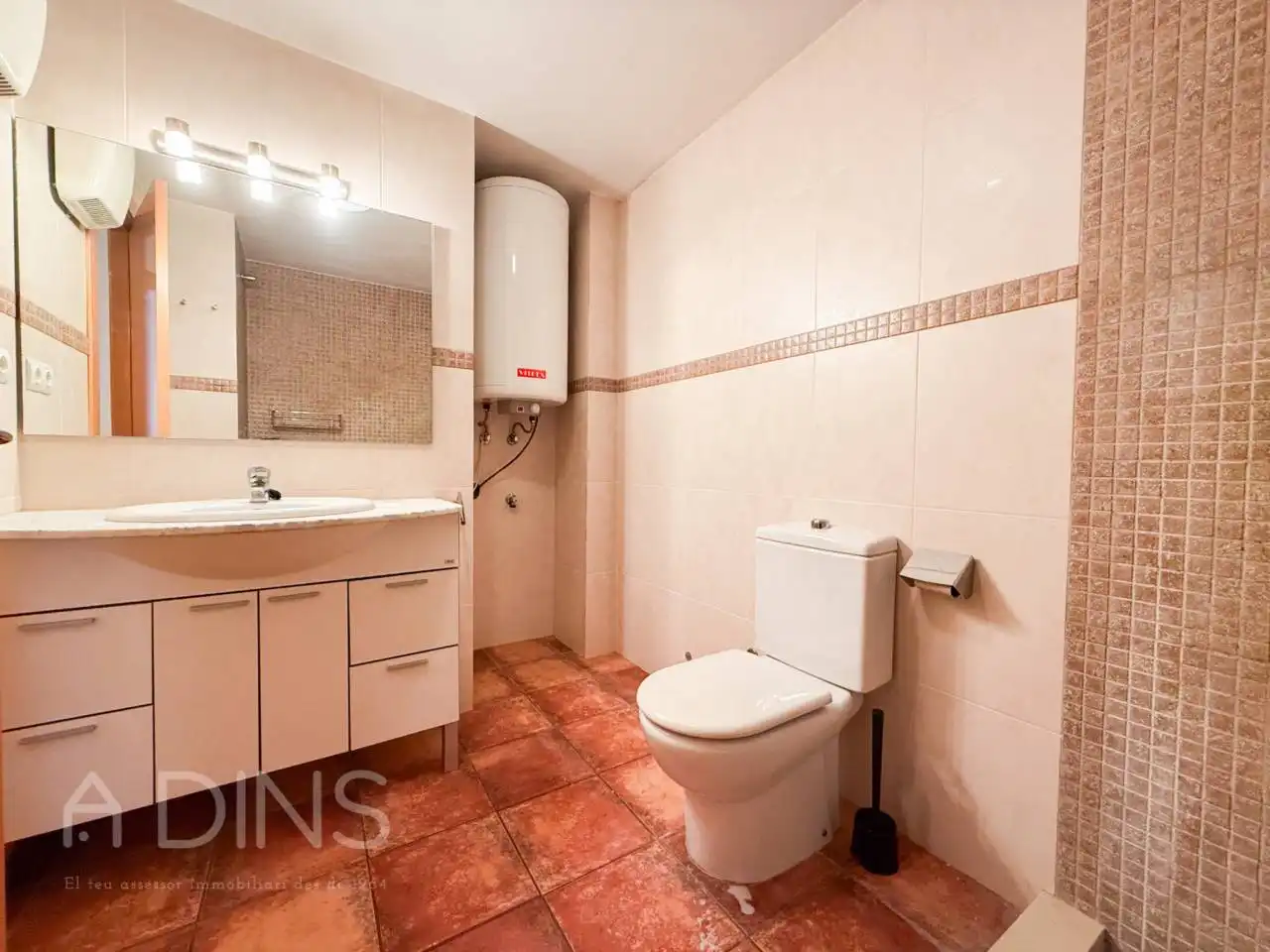 Baño de Piso en venta en Sant Feliu de Codines con Calefacción, Trastero y Balcón