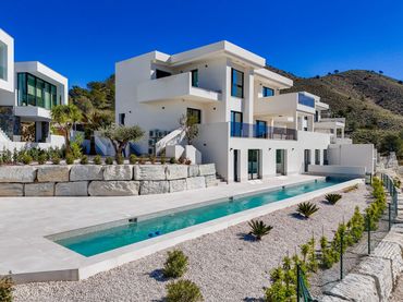 Chalet con piscina en venta en Felipe II