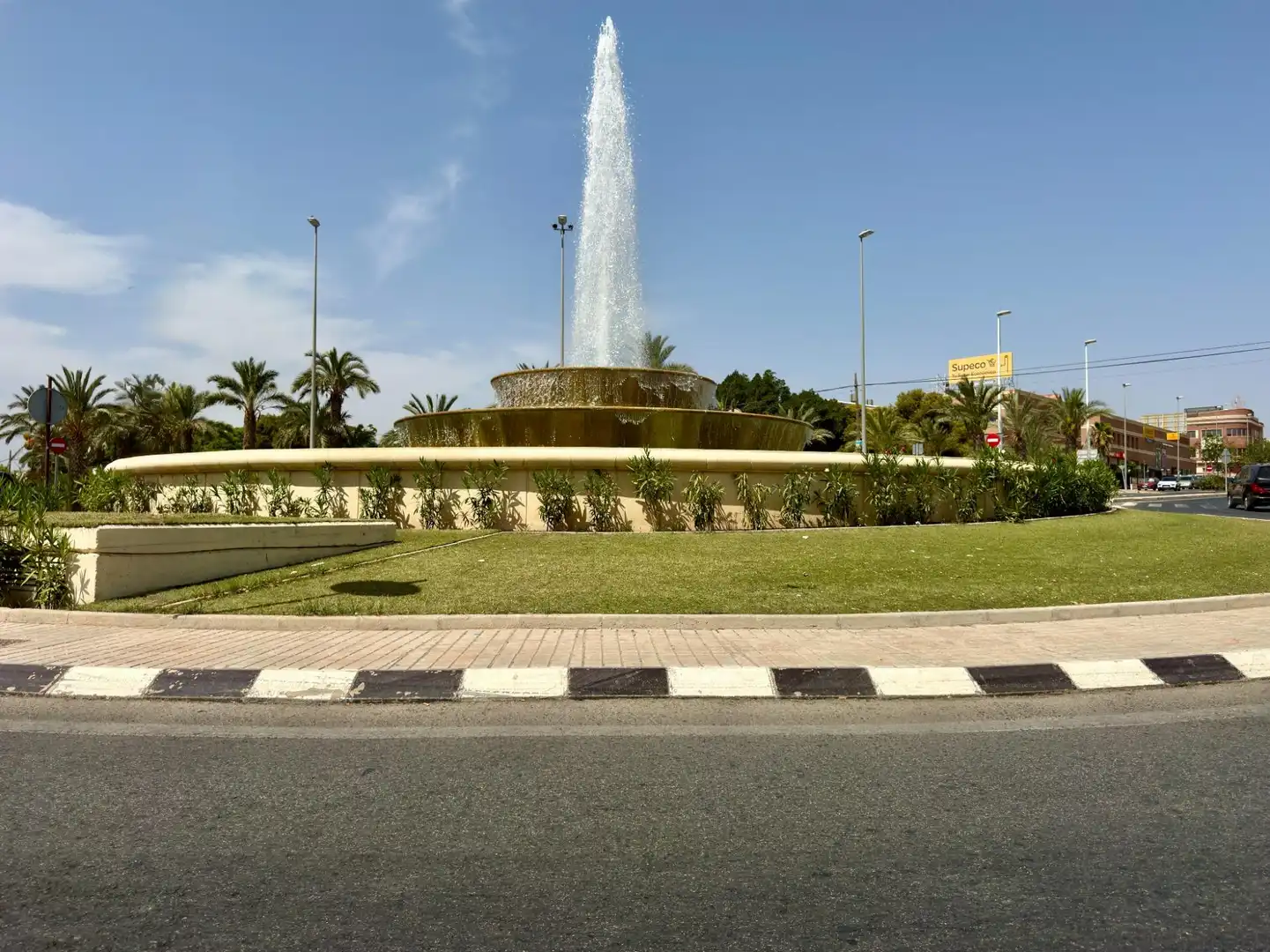 Vista exterior de Piso en venta en Elche / Elx con Aire acondicionado, Amueblado y Balcón