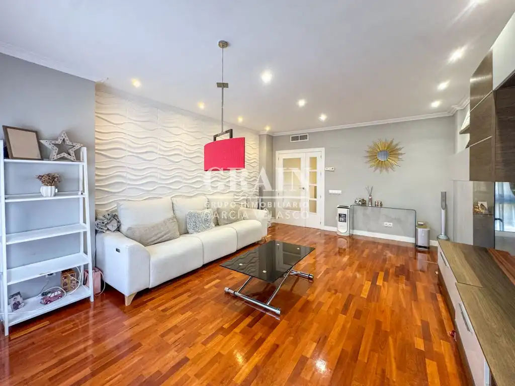 Living room of Flat for sale in Albacete  with Air Conditioner, Heating and Storage room