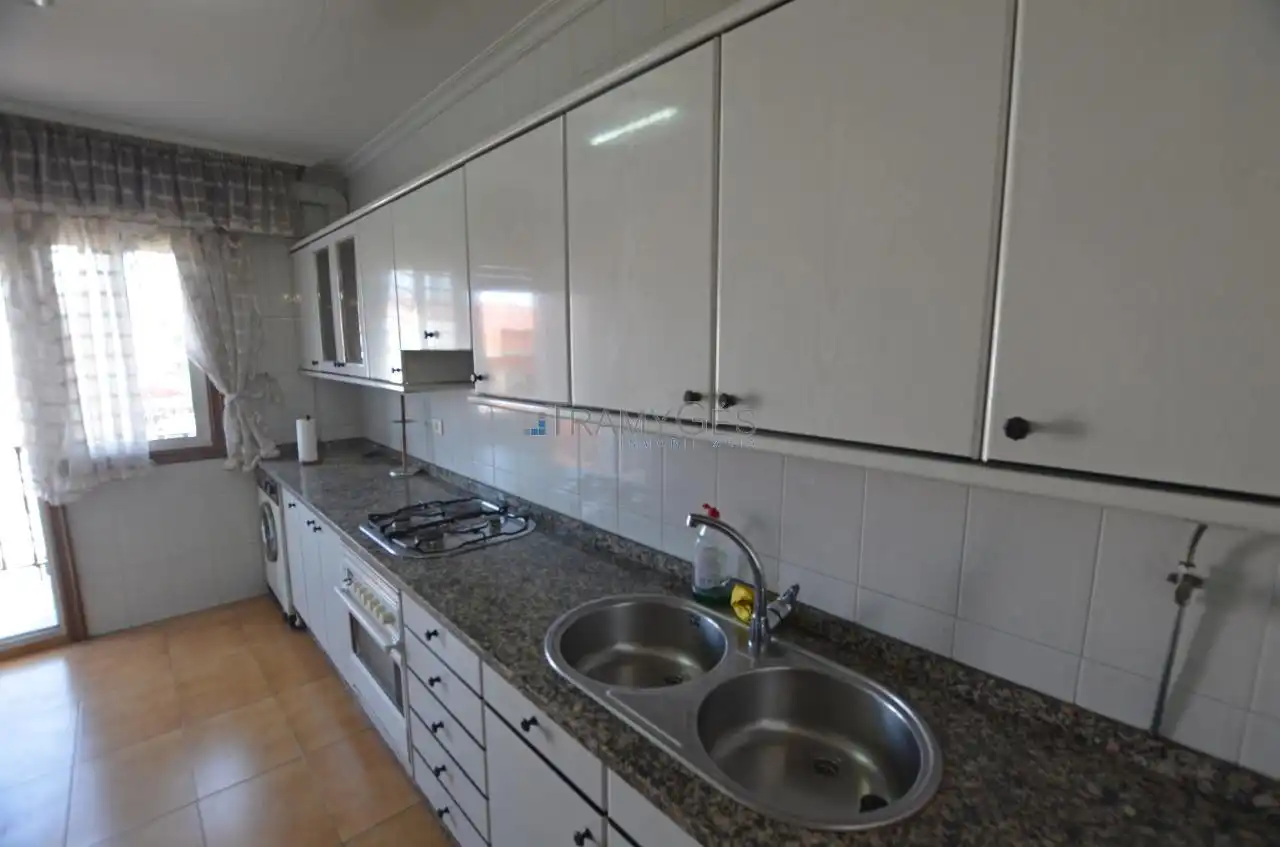 Kitchen of Flat for sale in Tui  with Storage room and Balcony