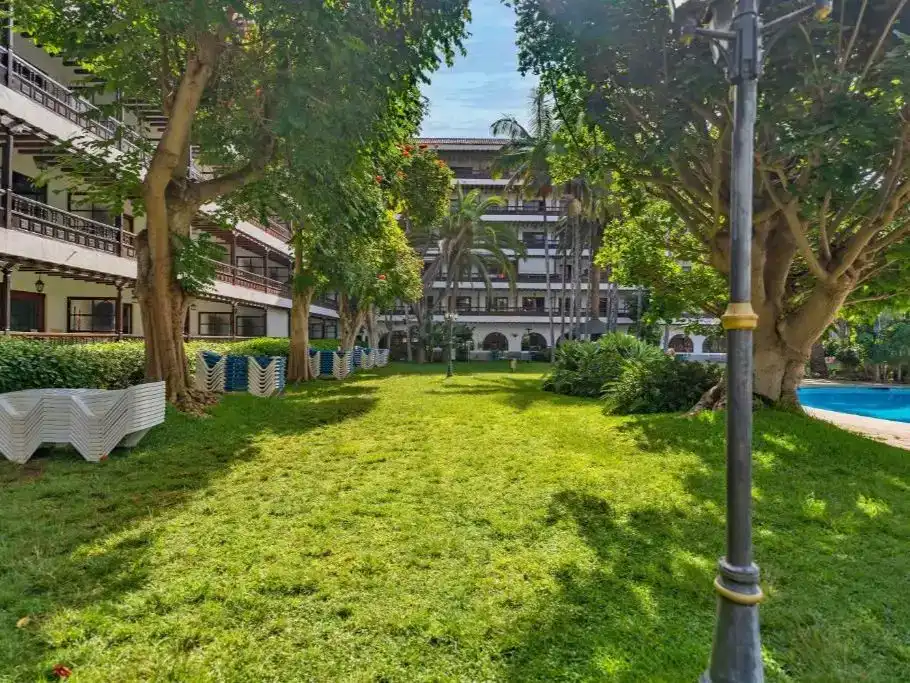Vista exterior de Estudi en venda en Puerto de la Cruz amb Aire condicionat i Piscina