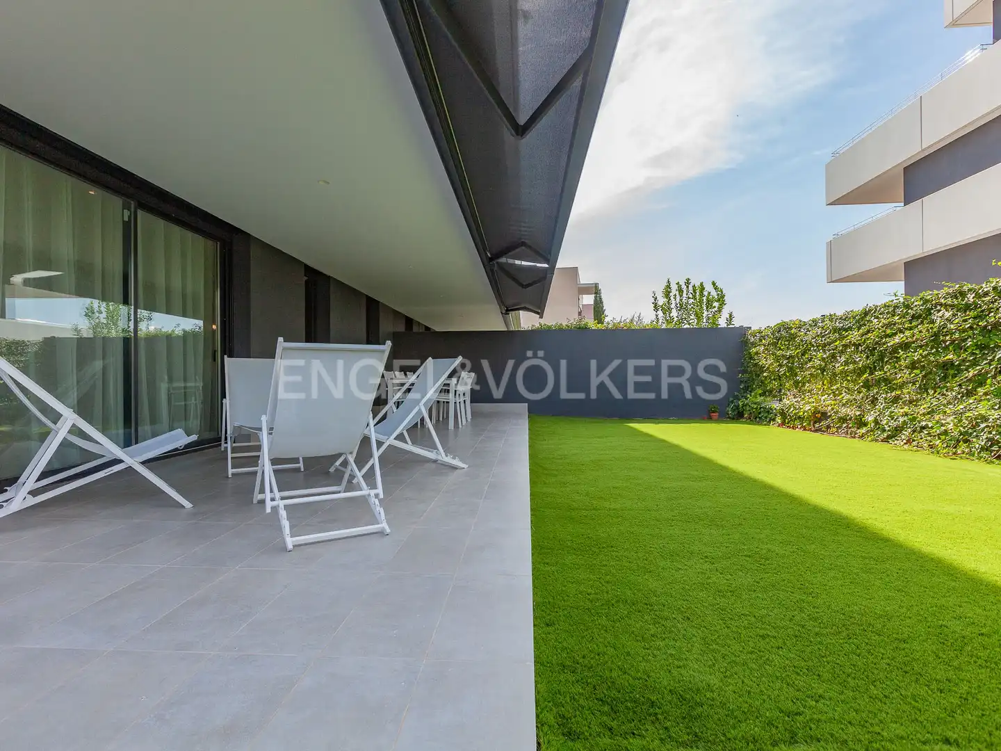 Terrasse von Wohnungen zur Miete in Sitges mit Klimaanlage, Heizung und Privatgarten