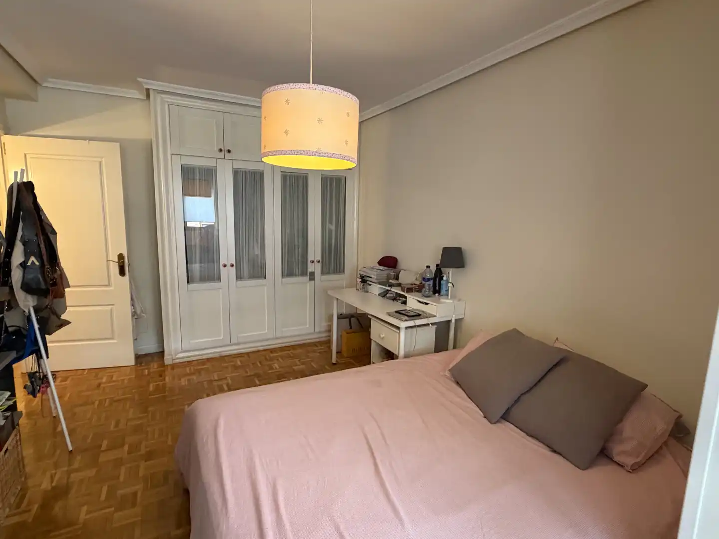 Habitación de Casa adosada en venta en Guadalajara con Calefacción