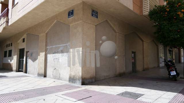 Local comercial en Alquiler en Renfe - Bulevar 1ª y 2ª Fase