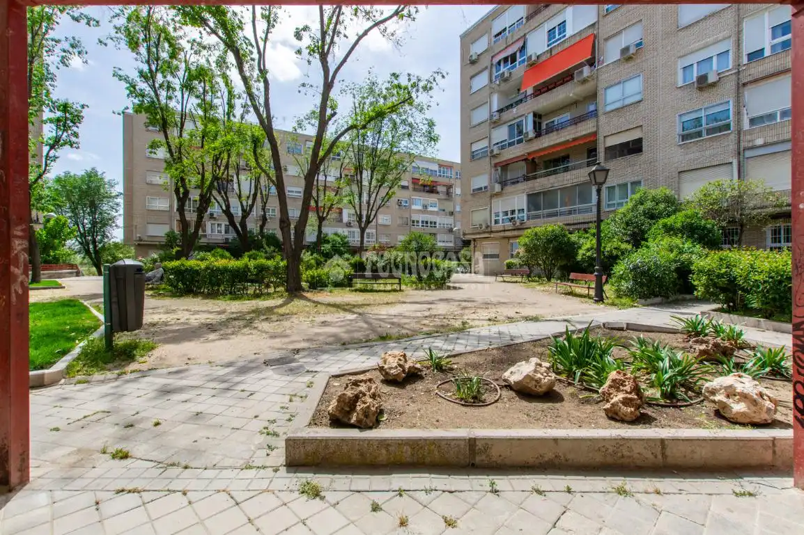 Vista exterior de Piso en venta en  Madrid Capital con Trastero