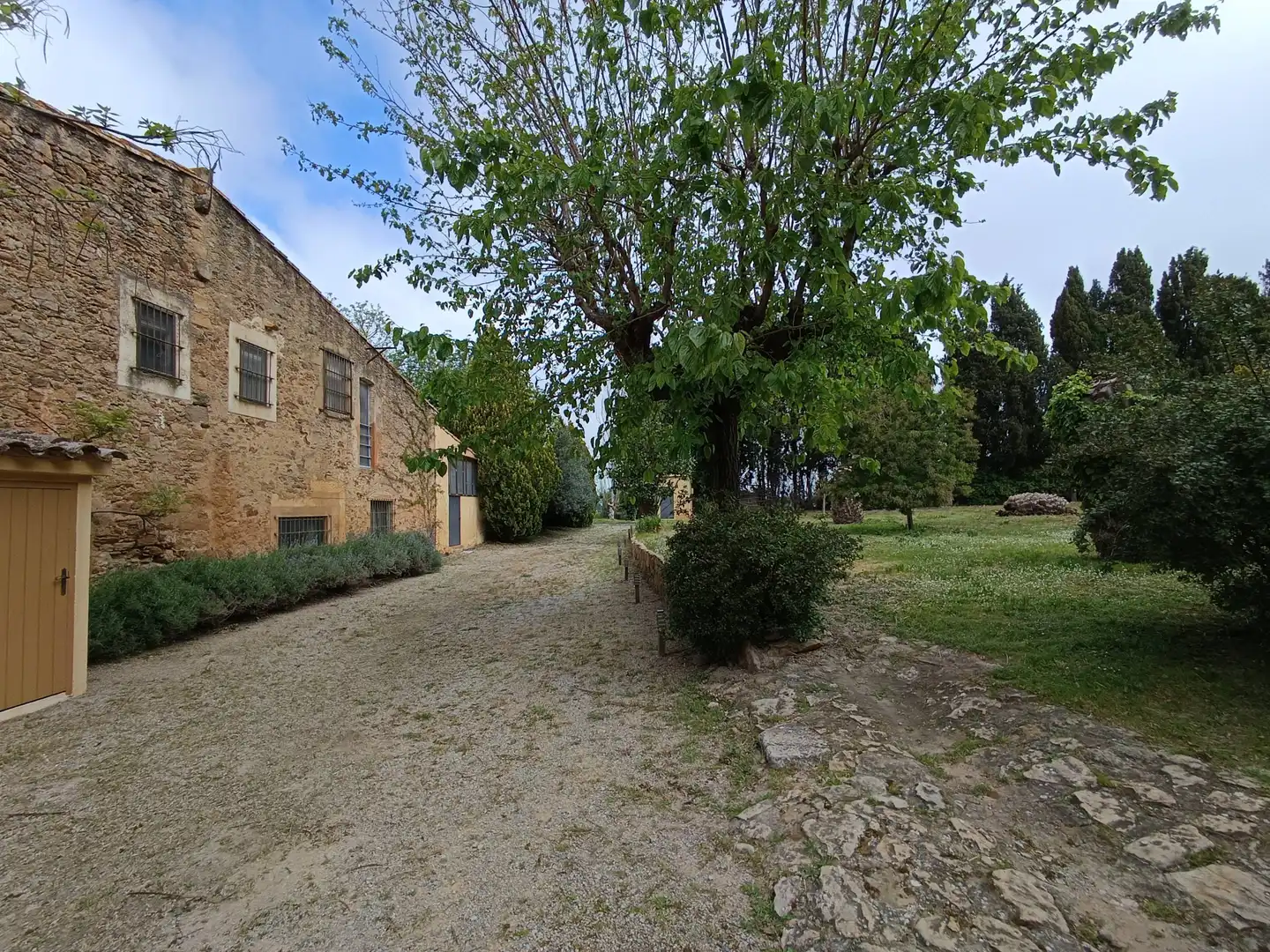 Außenansicht von Country house zum Verkauf in Forallac mit Heizung, Privatgarten und Terrasse