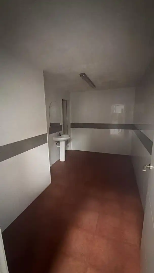 Bany de Nau industrial de lloguer en Zaratán, Valladolid