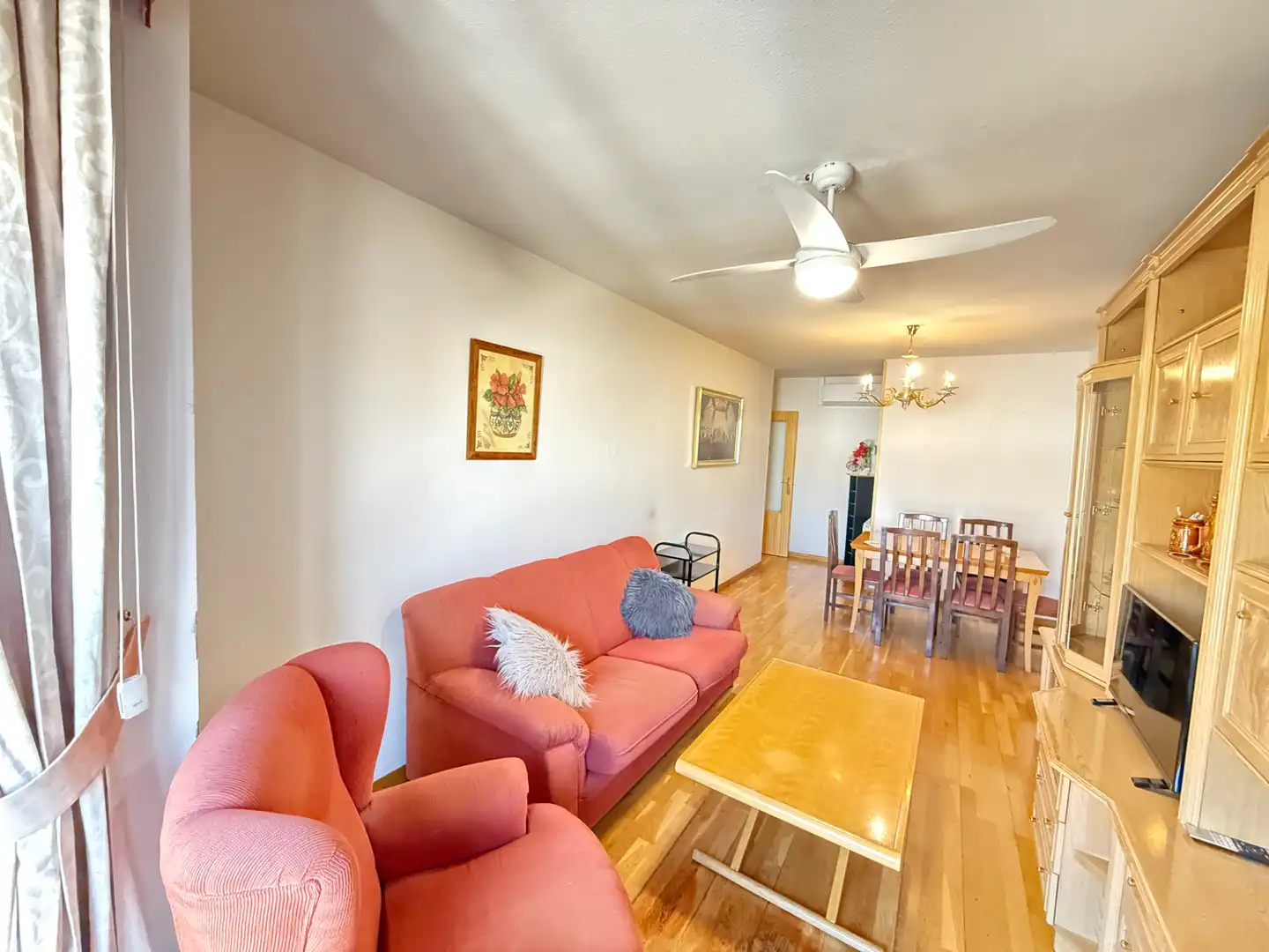 Living room of Flat for sale in  Madrid Capital  with Air Conditioner, Private garden and Storage room