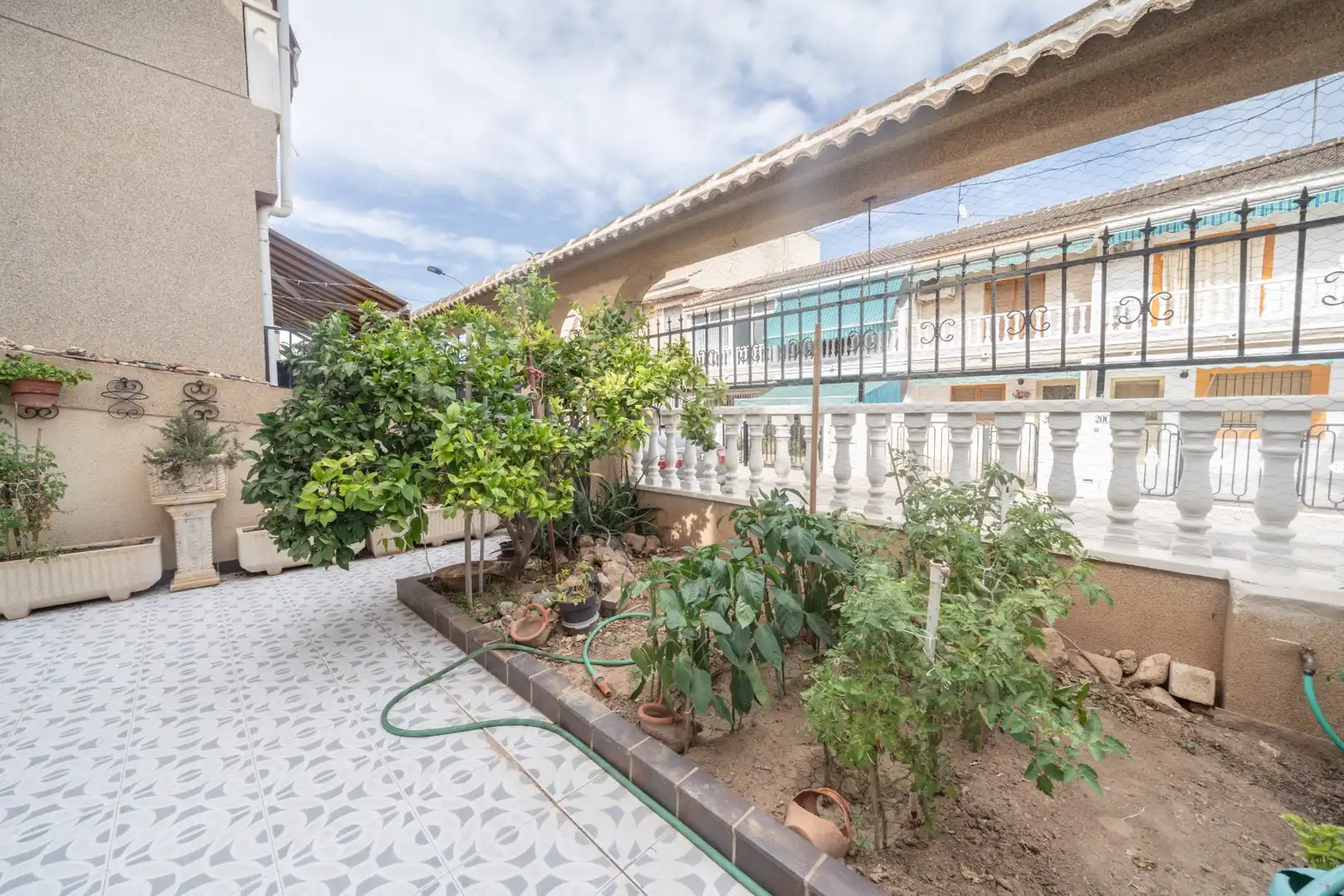 Jardí de Casa adosada en venda en San Pedro del Pinatar amb Aire condicionat, Jardí privat i Terrassa