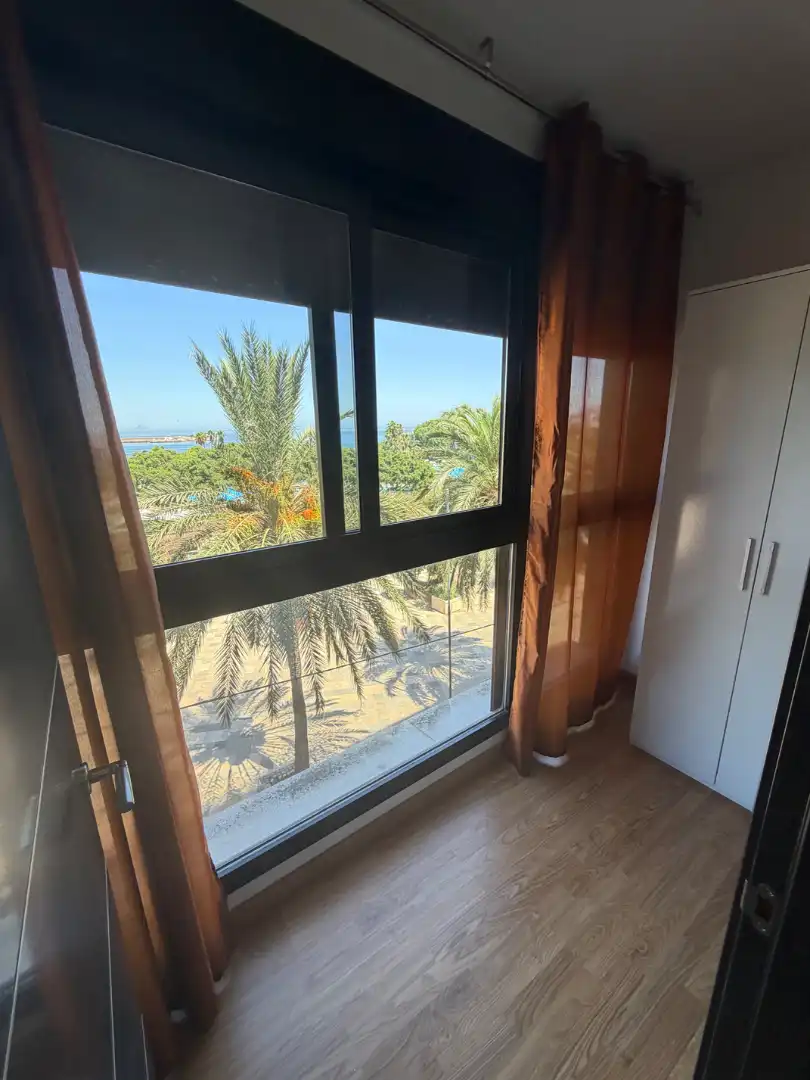 Dormitori de Apartament en venda en Ceuta amb Moblat i Forn
