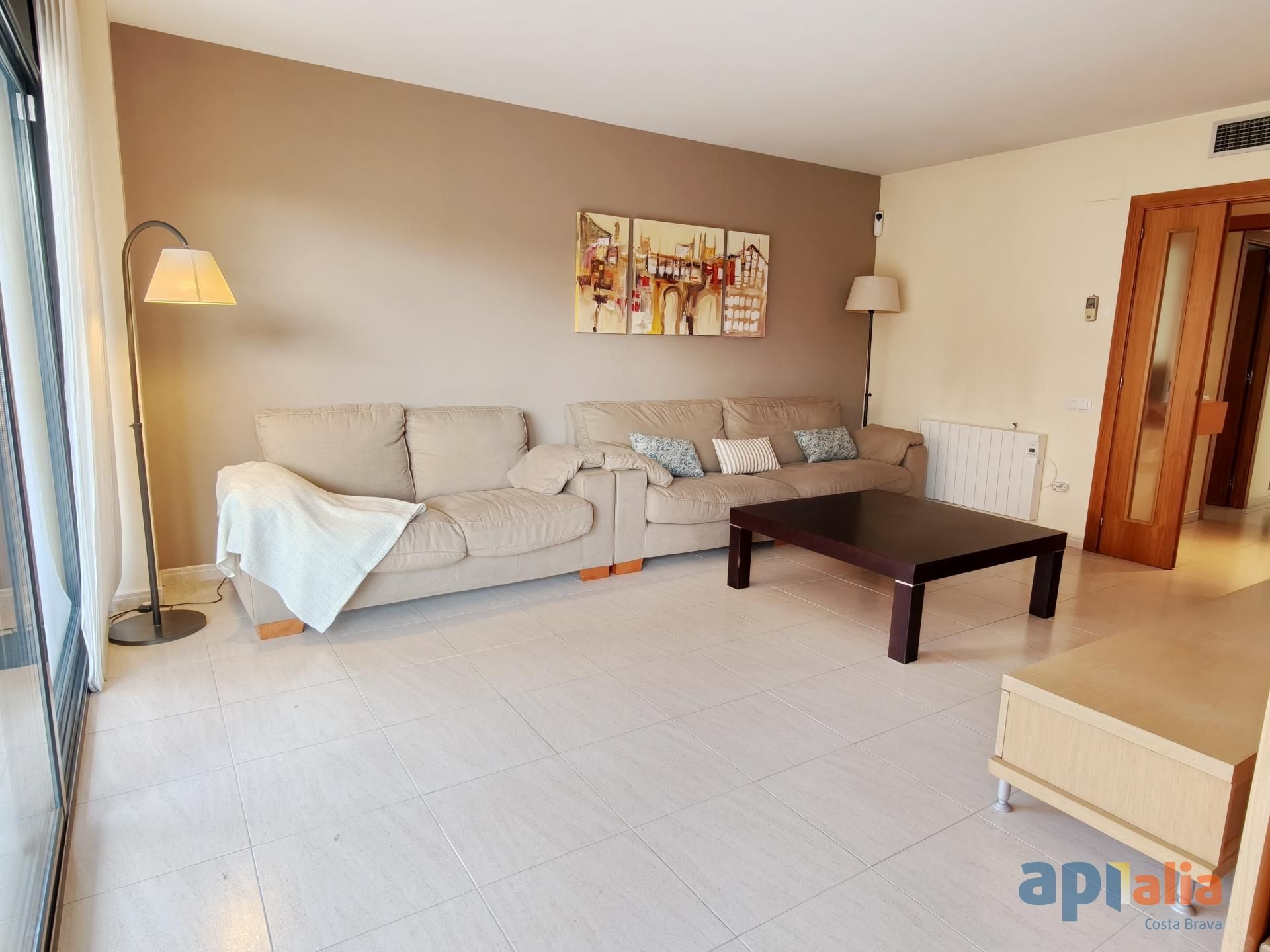 Sala d'estar de Apartament en venda en Calonge i Sant Antoni amb Calefacció, Jardí privat i Terrassa