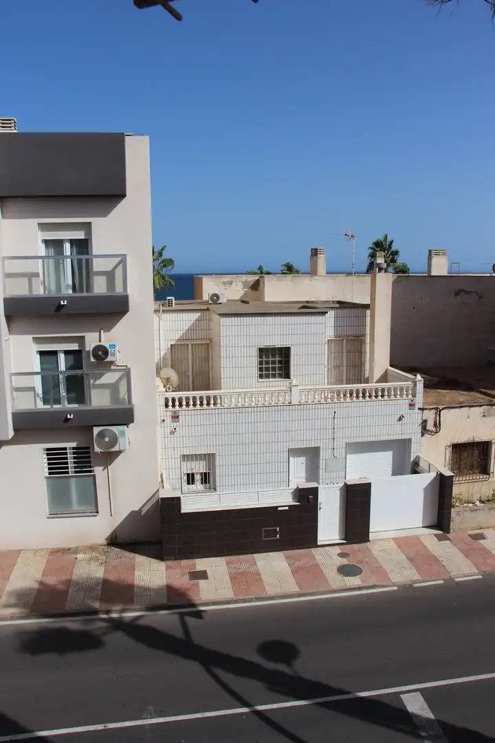 Vista exterior de Pis en venda en Roquetas de Mar ciudad