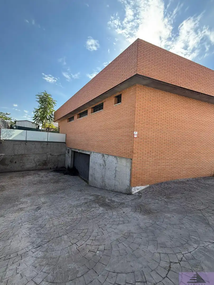 Vista exterior de Casa o xalet en venda en Colmenar de Oreja amb Calefacció, Terrassa i Traster