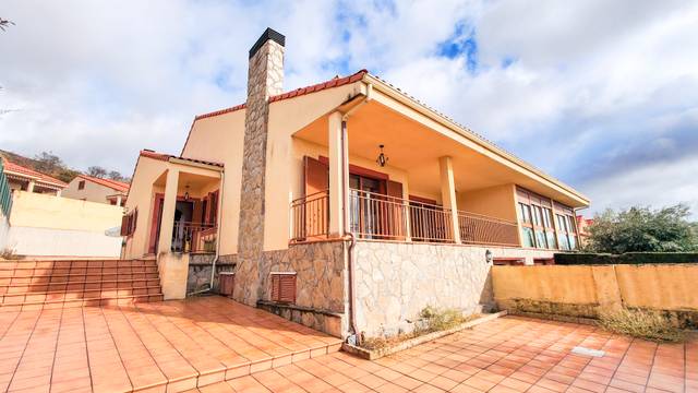 Casa adosada en Venta en Calle Juan de Villanueva en Zaburdón - Monte Escorial